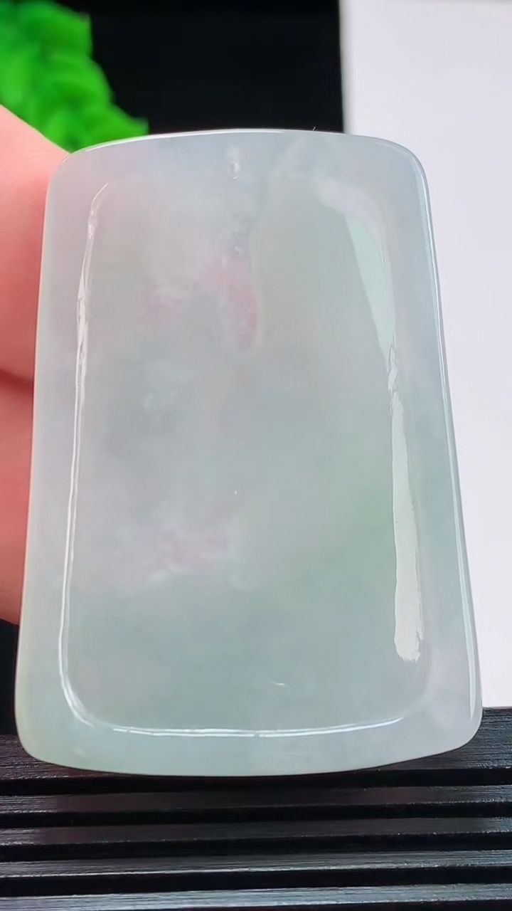 天然A货翡翠大势至观音菩萨吊坠，尺寸49.3-33.7-4.5重量:14.64g
8月26日