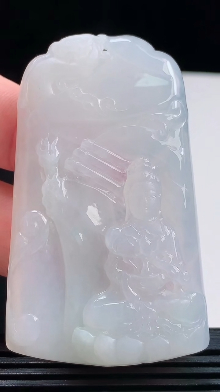 天然A货翡翠祥龙大势至观音菩萨吊坠，尺寸65-39-6.7重量:34.55g
8月27日