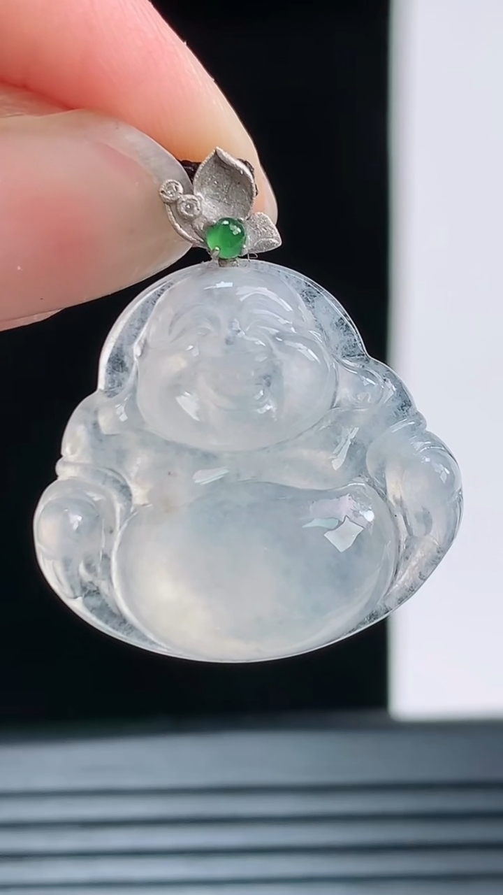 天然A货翡翠佛公吊坠，尺寸19.8-20.5-5重量:2.87g
8月27日