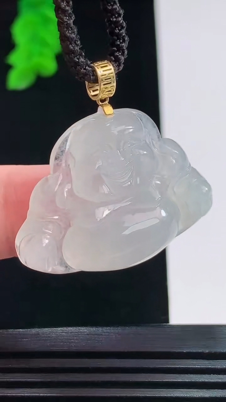 天然A货翡翠种白冰佛公吊坠，尺寸26.6-34.1-7.7重量:9.47g
8月27日