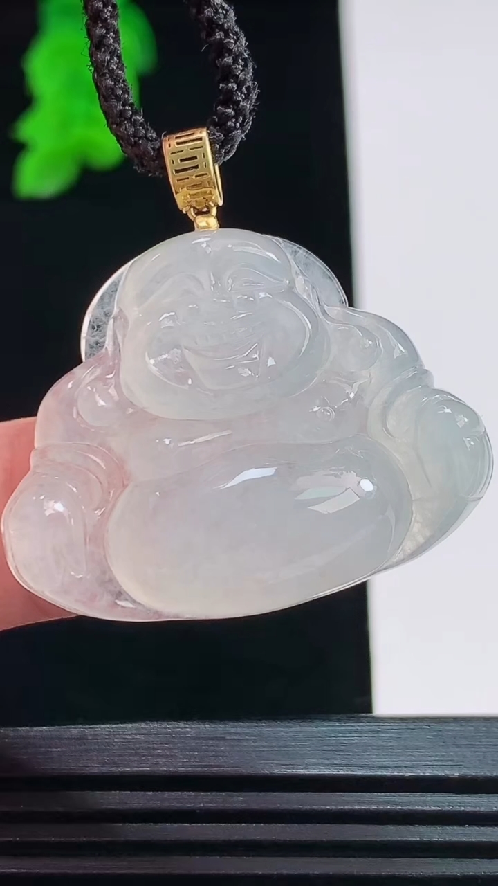 天然A货翡翠种白冰佛公吊坠，尺寸26.6-34.1-7.7重量:9.47g
8月27日