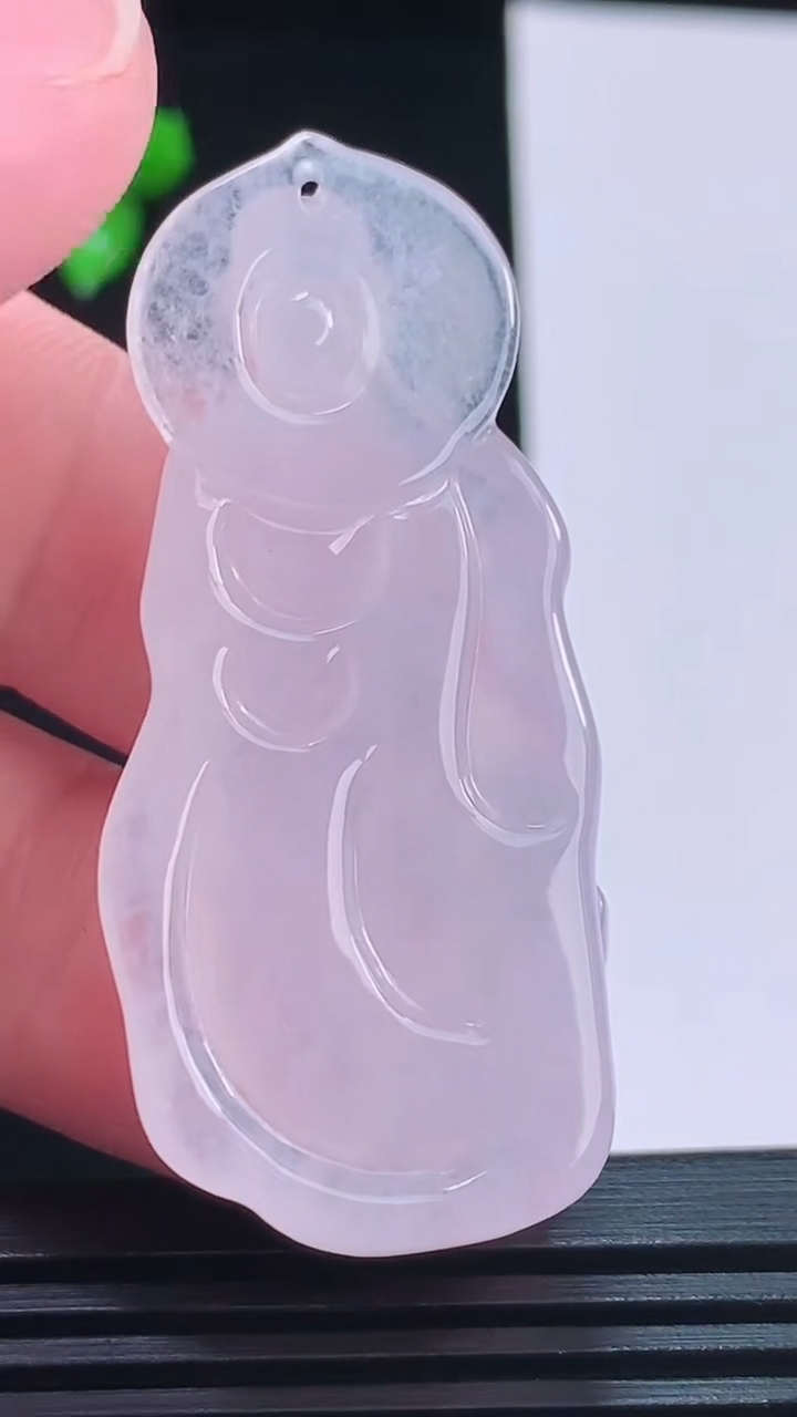 天然A货翡翠观音菩萨吊坠，尺寸49.9-23.3-7.9重量:16.39g
8月27日