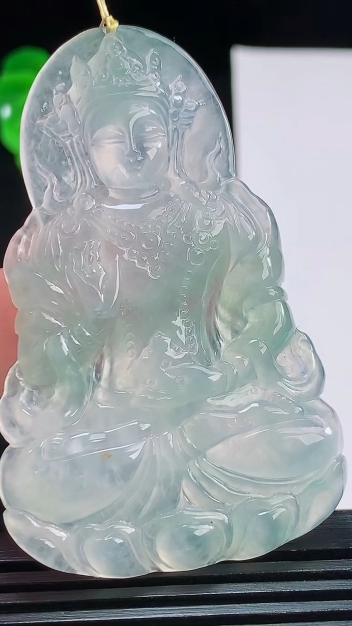 天然A货翡翠种飘花度母观音菩萨吊坠，尺寸63.3-39.2-5.5重量:22.65g
8月27日