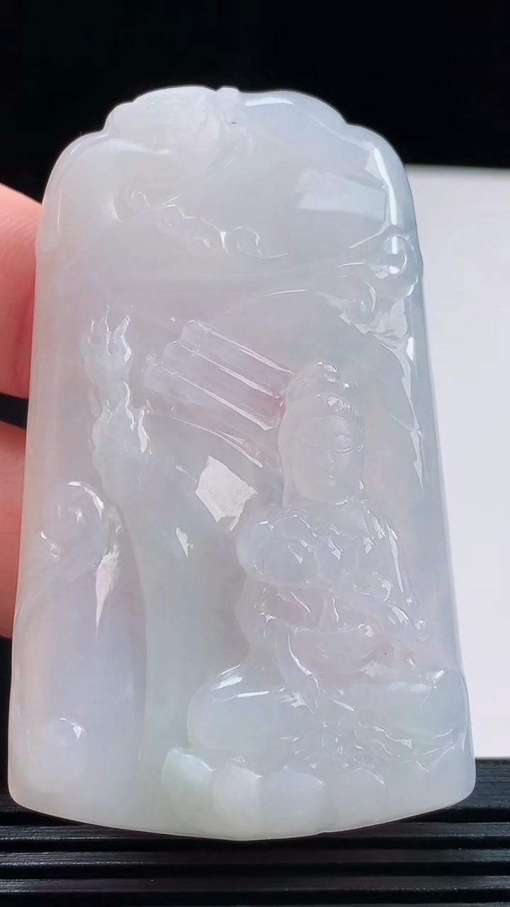 天然A货翡翠祥龙大势至观音菩萨吊坠，尺寸65-39-6.7重量:34.55g
8月27日