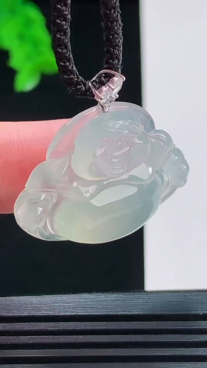 天然A货翡翠佛公吊坠，尺寸23.7-31.1-7.1重量:7.90g
8月27日