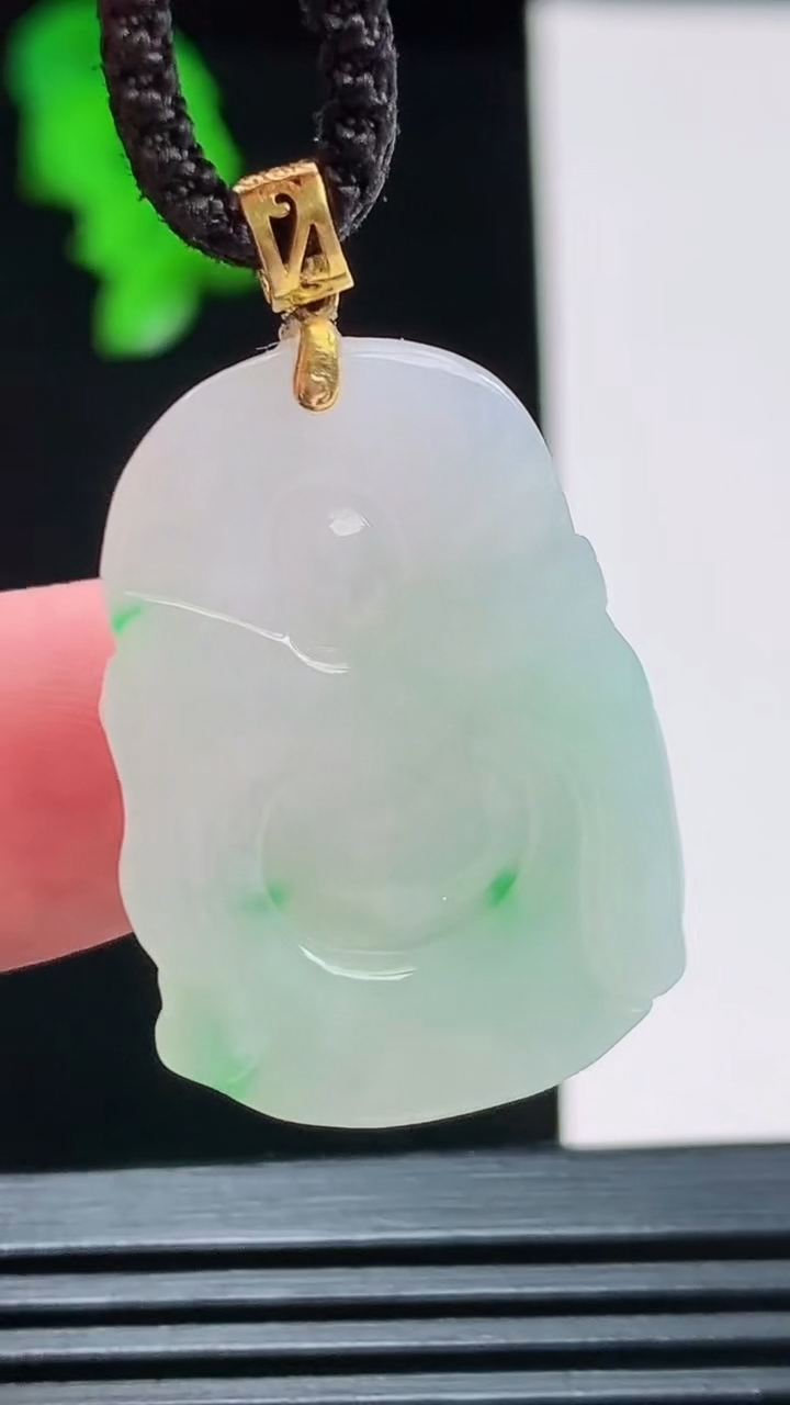 天然A货翡翠财神爷吊坠，尺寸29.1-20.7-5.7重量:6.55g
8月27日