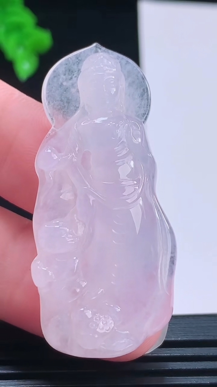 天然A货翡翠观音菩萨吊坠，尺寸49.9-23.3-7.9重量:16.39g
8月27日