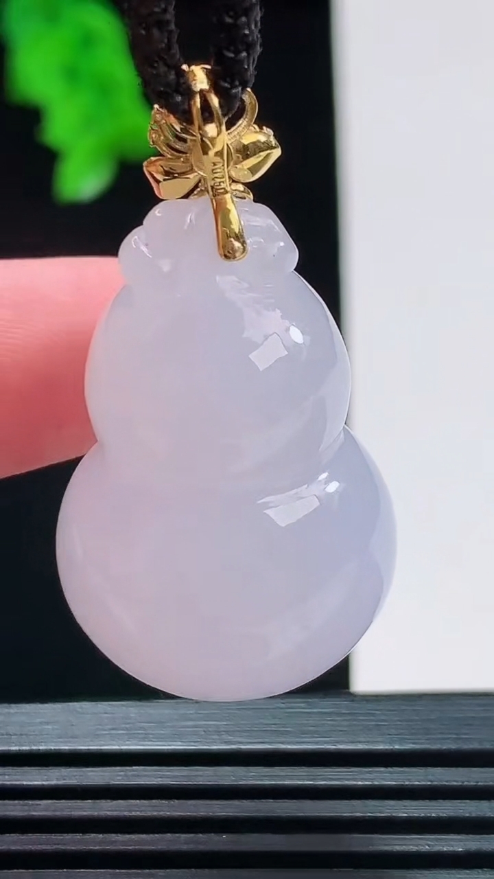 天然A货翡翠18k金紫罗兰葫芦吊坠，尺寸33.6-21.4-18重量:19.77g
8月27日