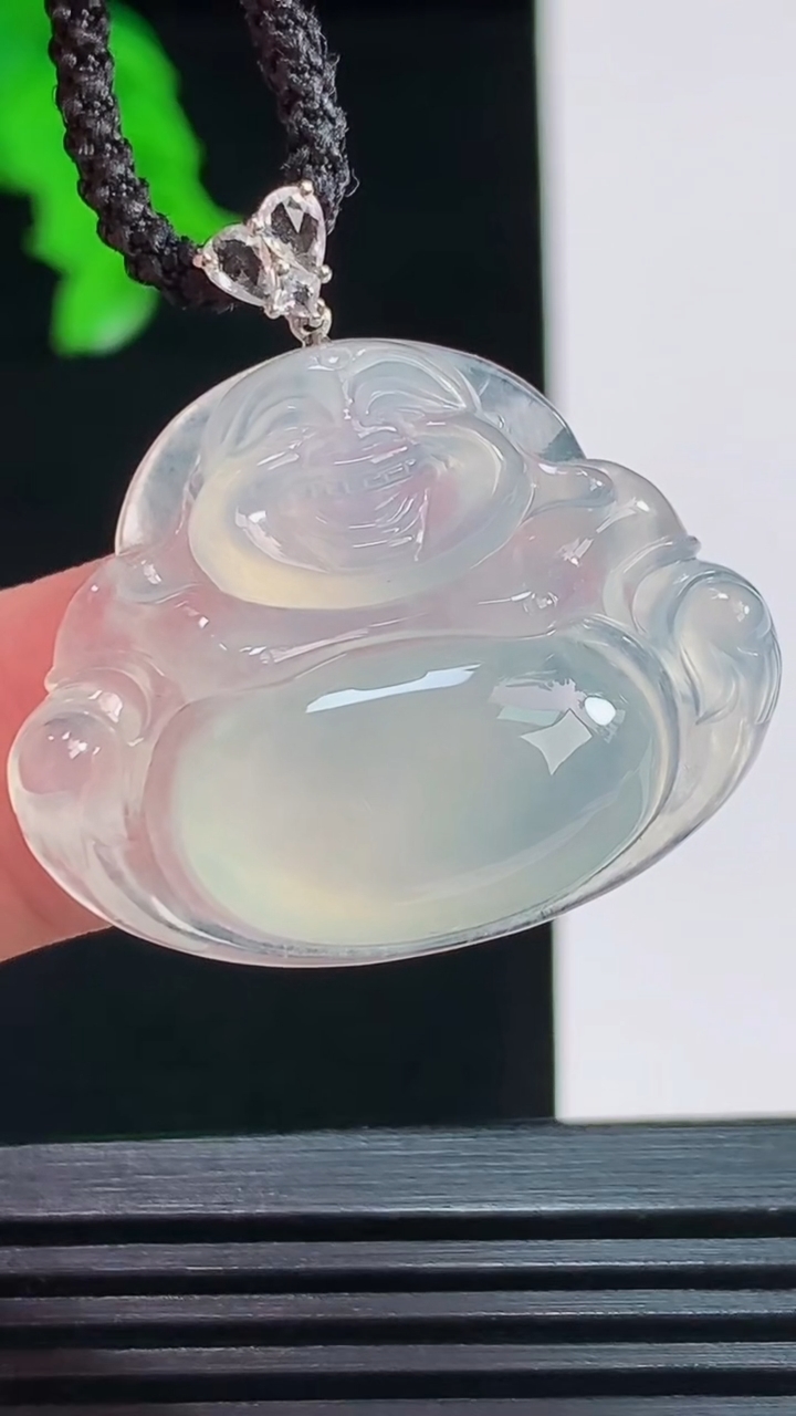 天然A货翡翠佛公吊坠，尺寸23.7-31.1-7.1重量:7.90g
8月27日