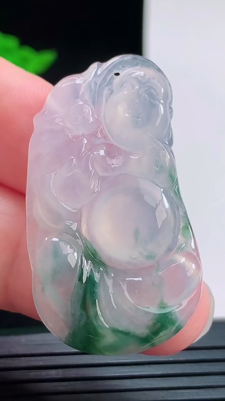天然A货翡翠冰种飘花佛公吊坠，尺寸40.8-32.2-4.9重量:9.24g
8月28日