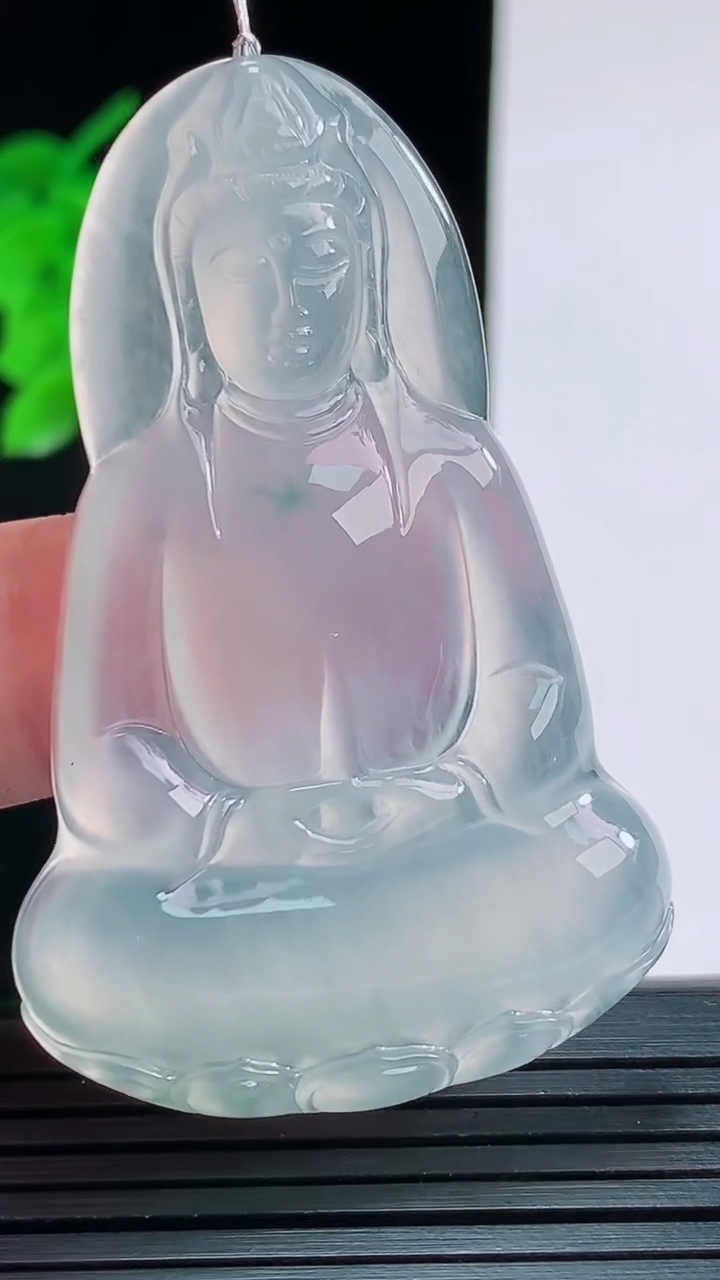 天然A货翡翠素衣观音菩萨吊坠，尺寸54.2-34.7-5.9重量:18.07g
8月28日
