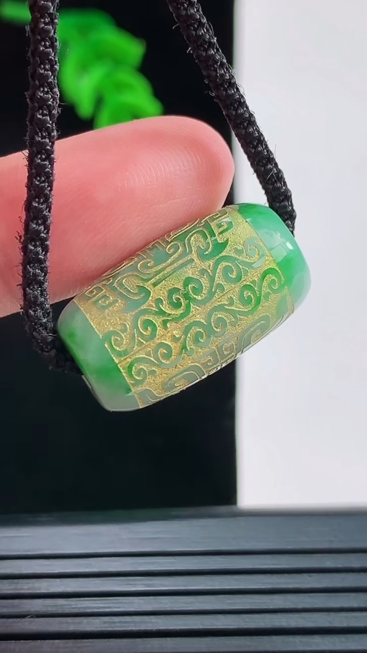 天然A货翡翠仿古路路通吊坠，尺寸23.8-13.8-13.7重量:8.62g
8月30日