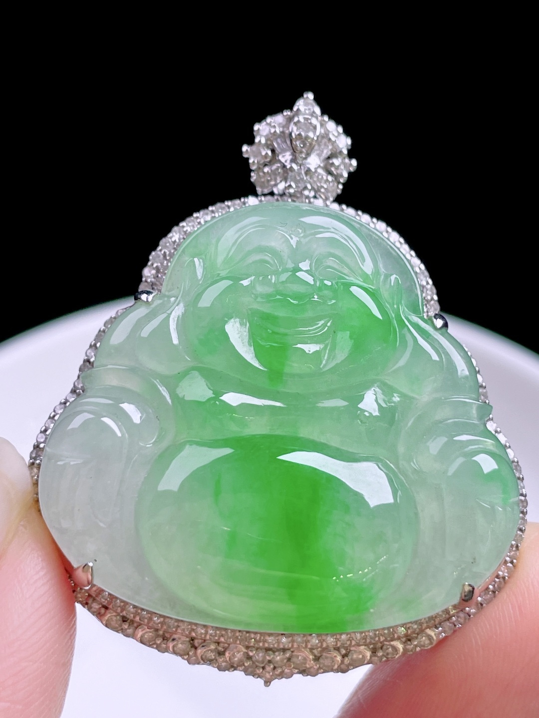️ 冰种绿花佛公 花色灵动，油润冰胶，18k金镶嵌 整体：42.5/35/10.3 裸石：32.4/29.4