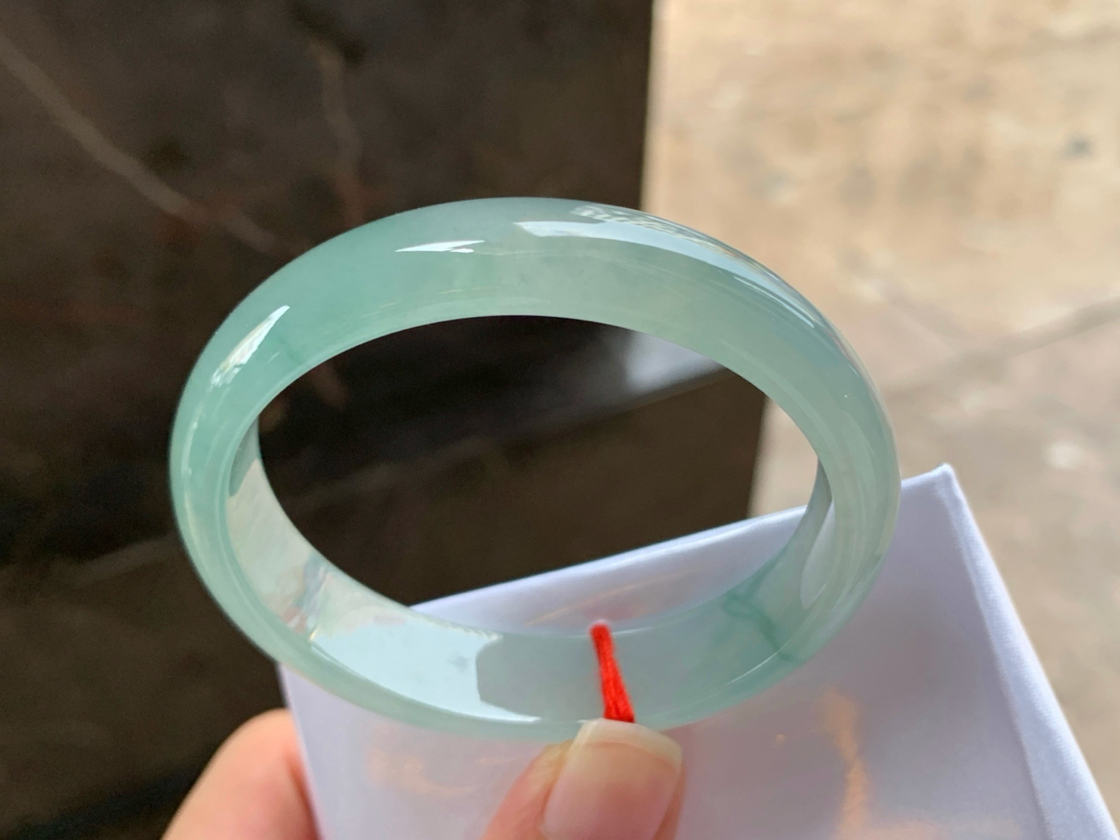 52.6-13.2-6.5
冰蓝贵妃手镯^_^冰透 水润 正圈50可以带