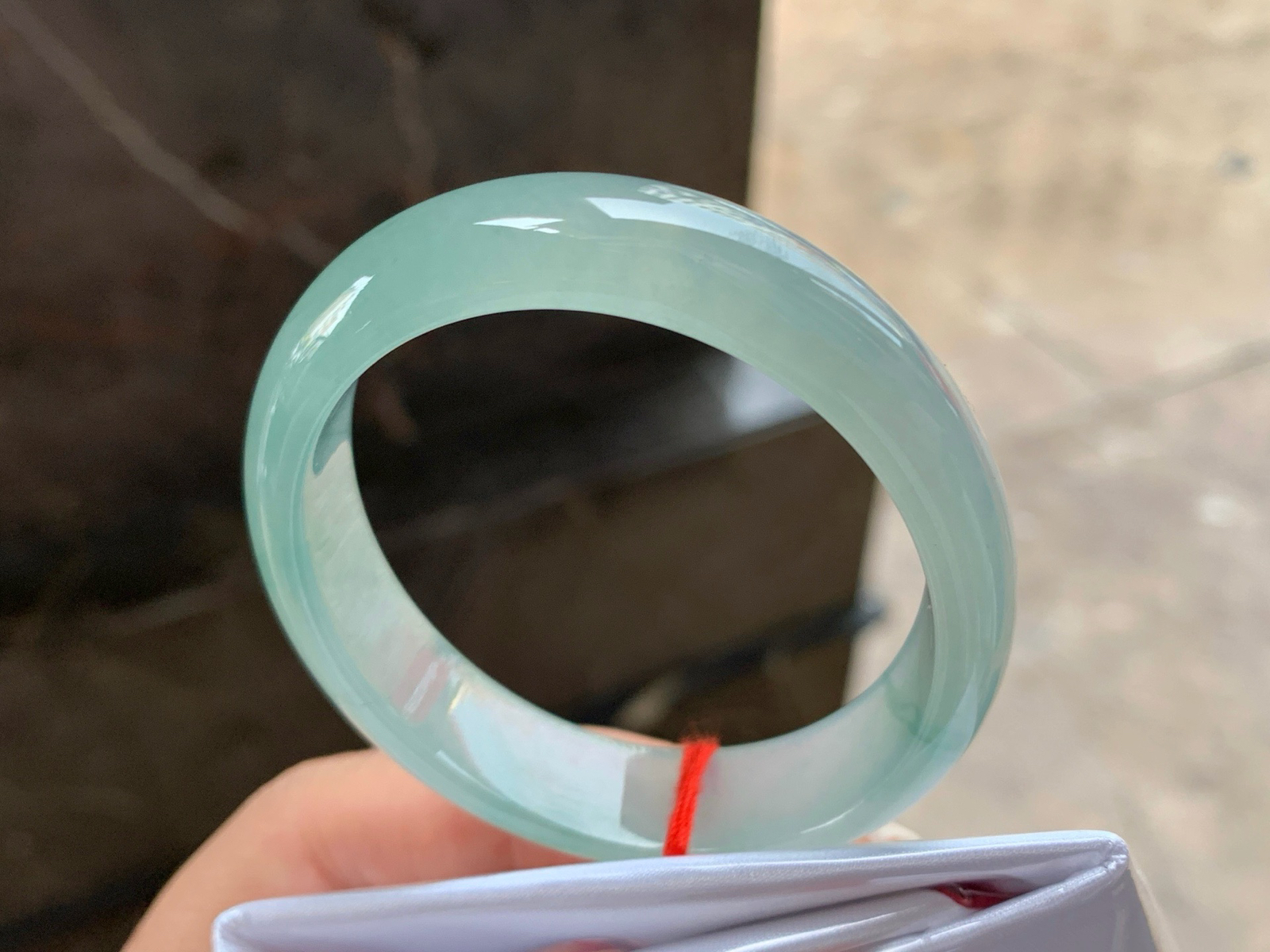 52.6-13.2-6.5
冰蓝贵妃手镯^_^冰透 水润 正圈50可以带