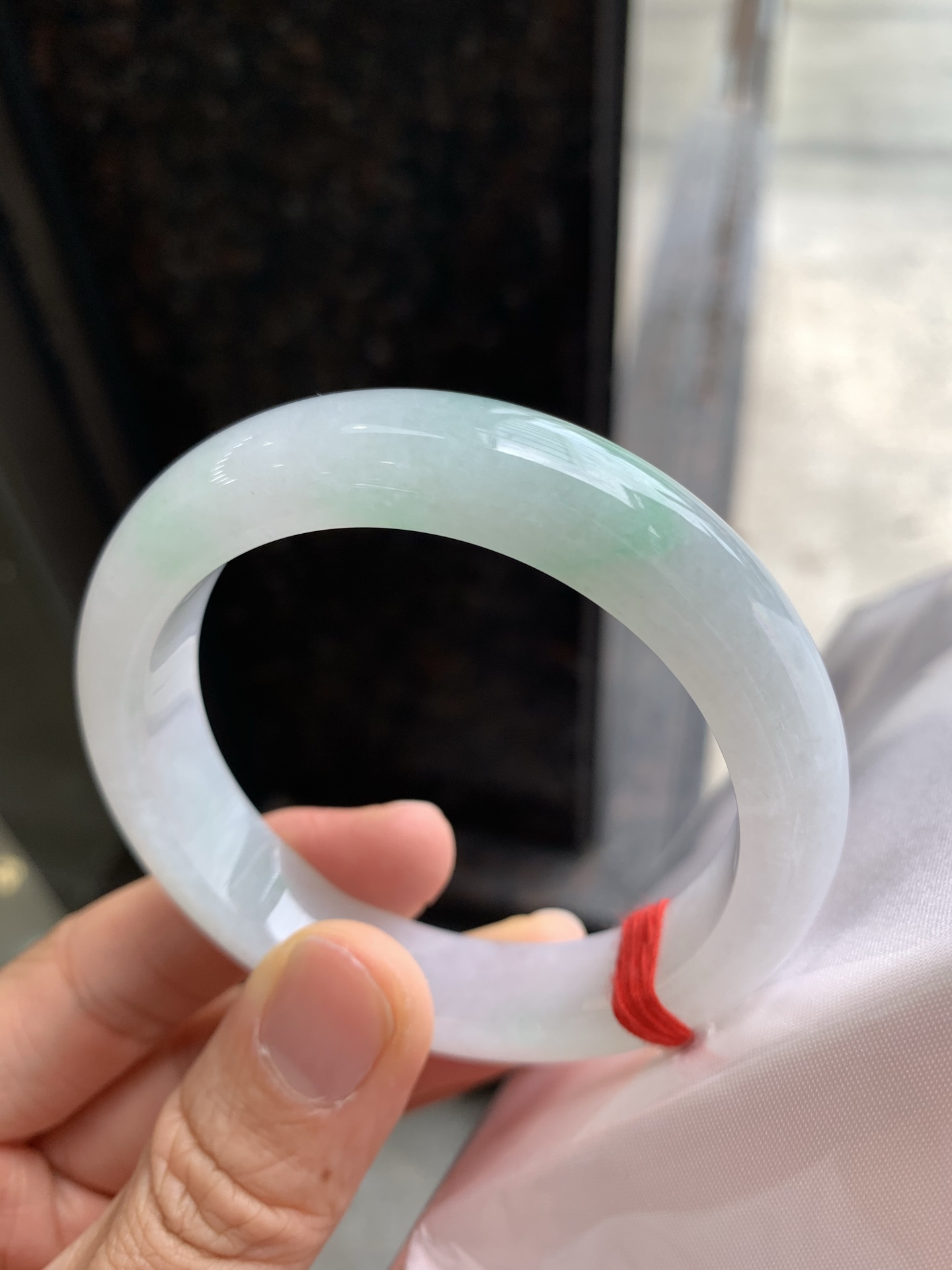 正圈飘绿 无裂 尺寸：55/12.8/9