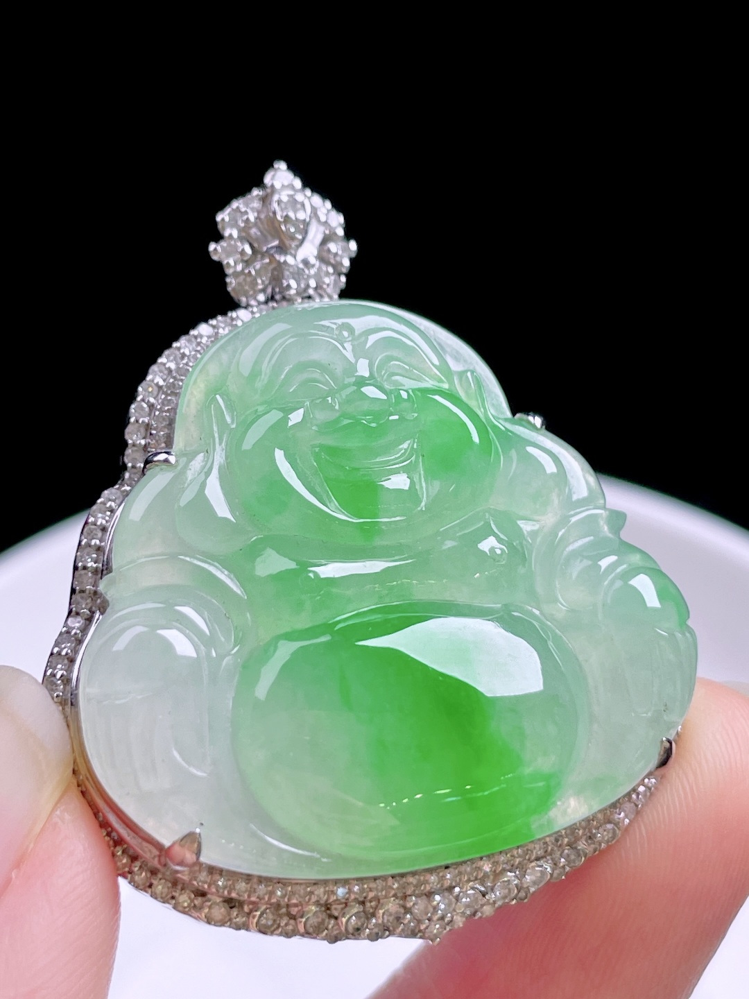 ️ 冰种绿花佛公 花色灵动，油润冰胶，18k金镶嵌 整体：42.5/35/10.3 裸石：32.4/29.4