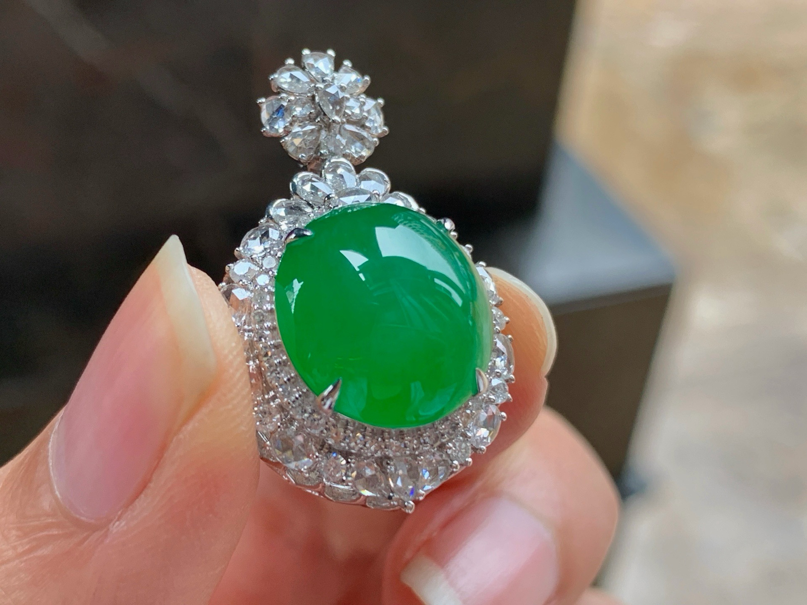 金钻辣绿色吊坠^_^种色好 鲜艳