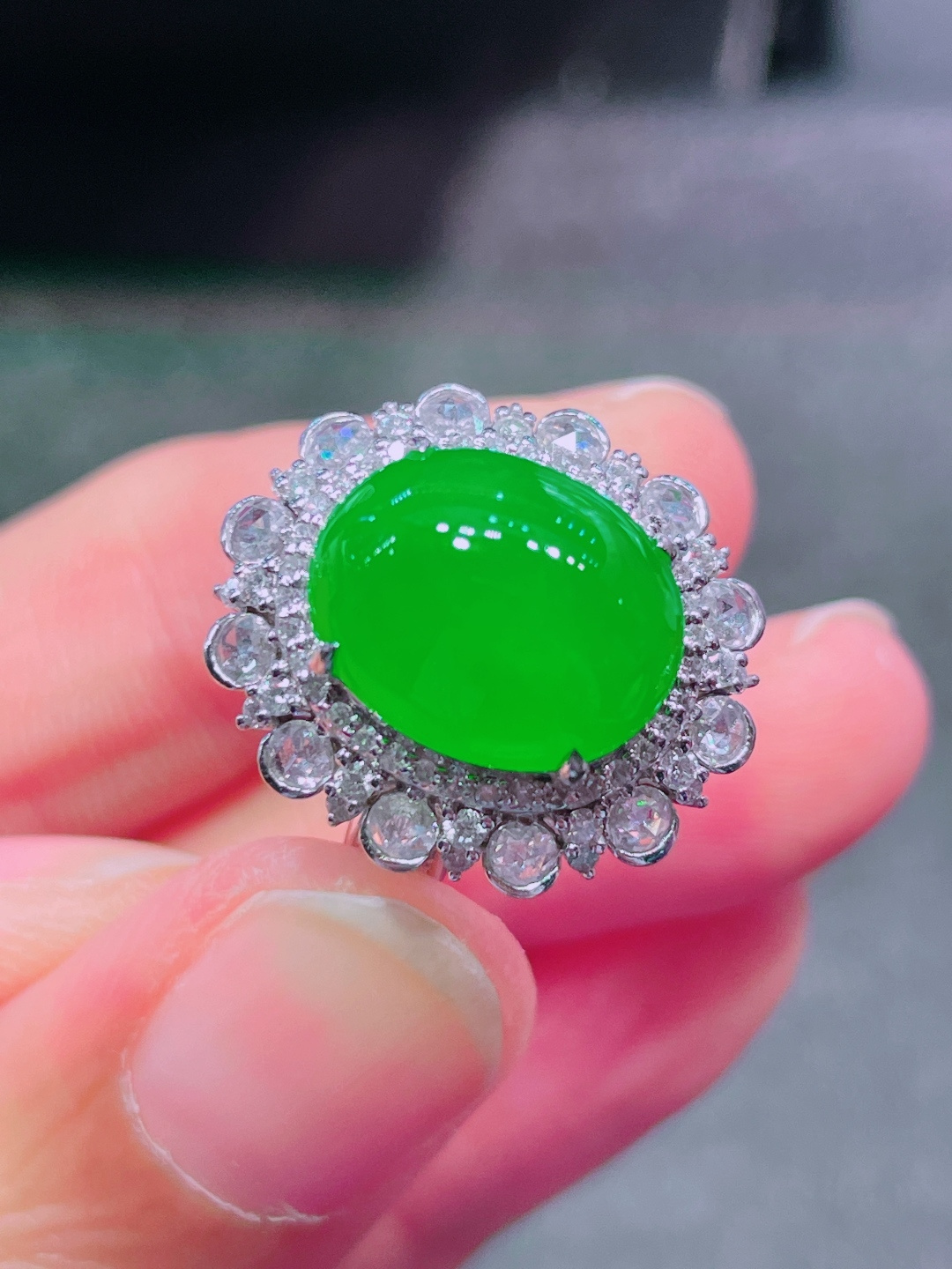 高冰绿蛋面戒指 晶莹剔透，新颖时尚，品相，13-10.5-7