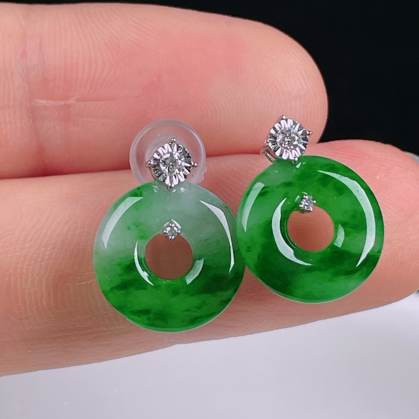 ️冰绿耳钉，老种起光，细底通透，尺寸：裸石12.8/2.8mm0731