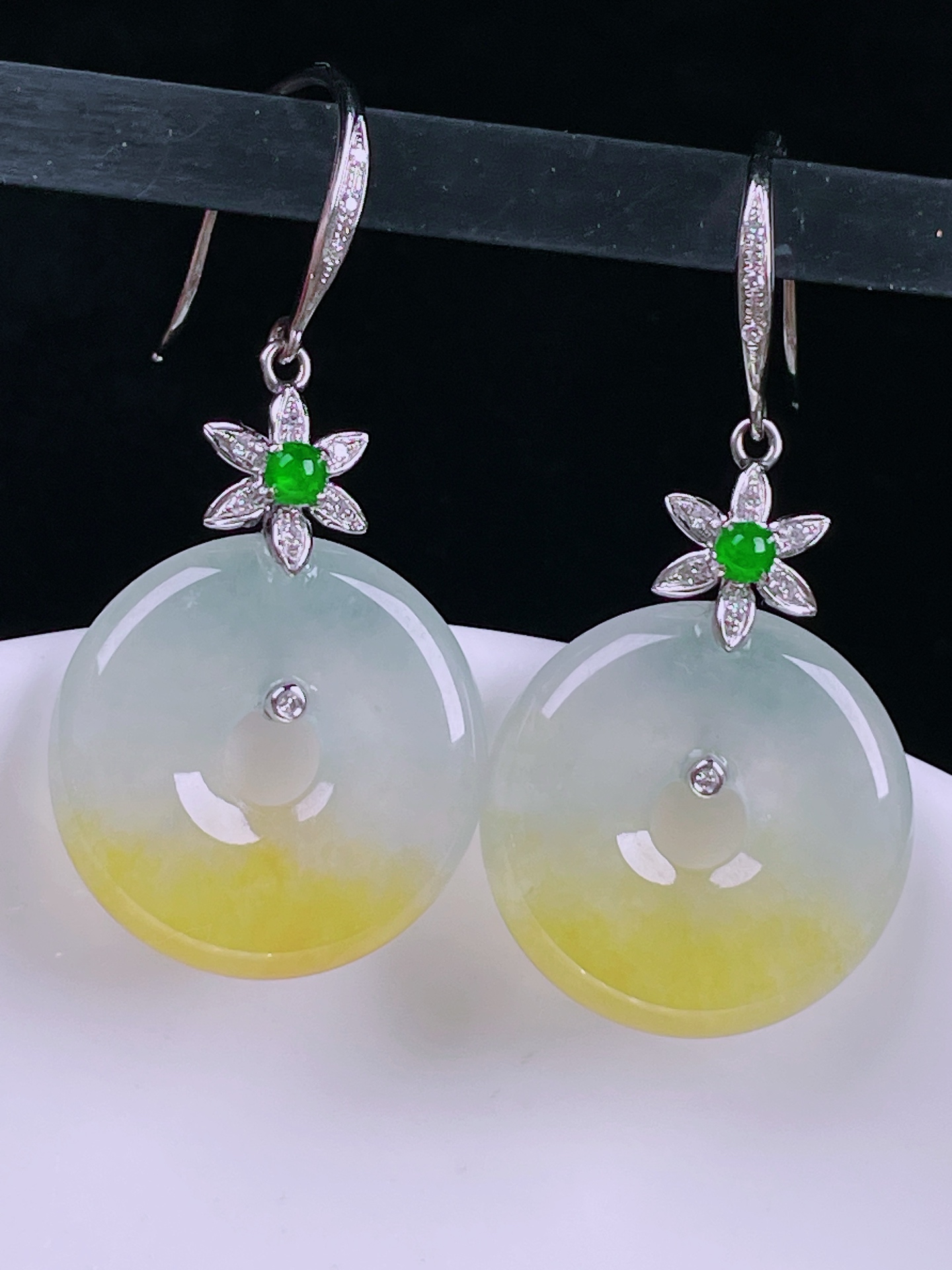 冰黄耳坠，老种起光，细底通透，尺寸：裸石19/3.5mm0731