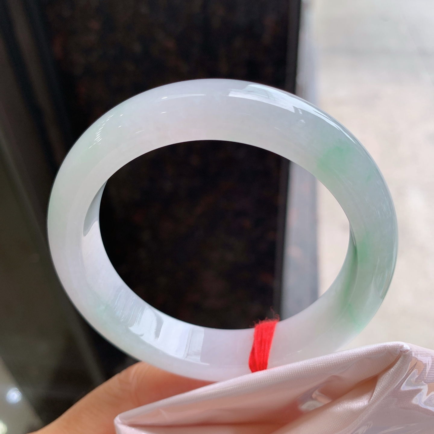 正圈飘绿 无裂 尺寸：55/12.8/9
