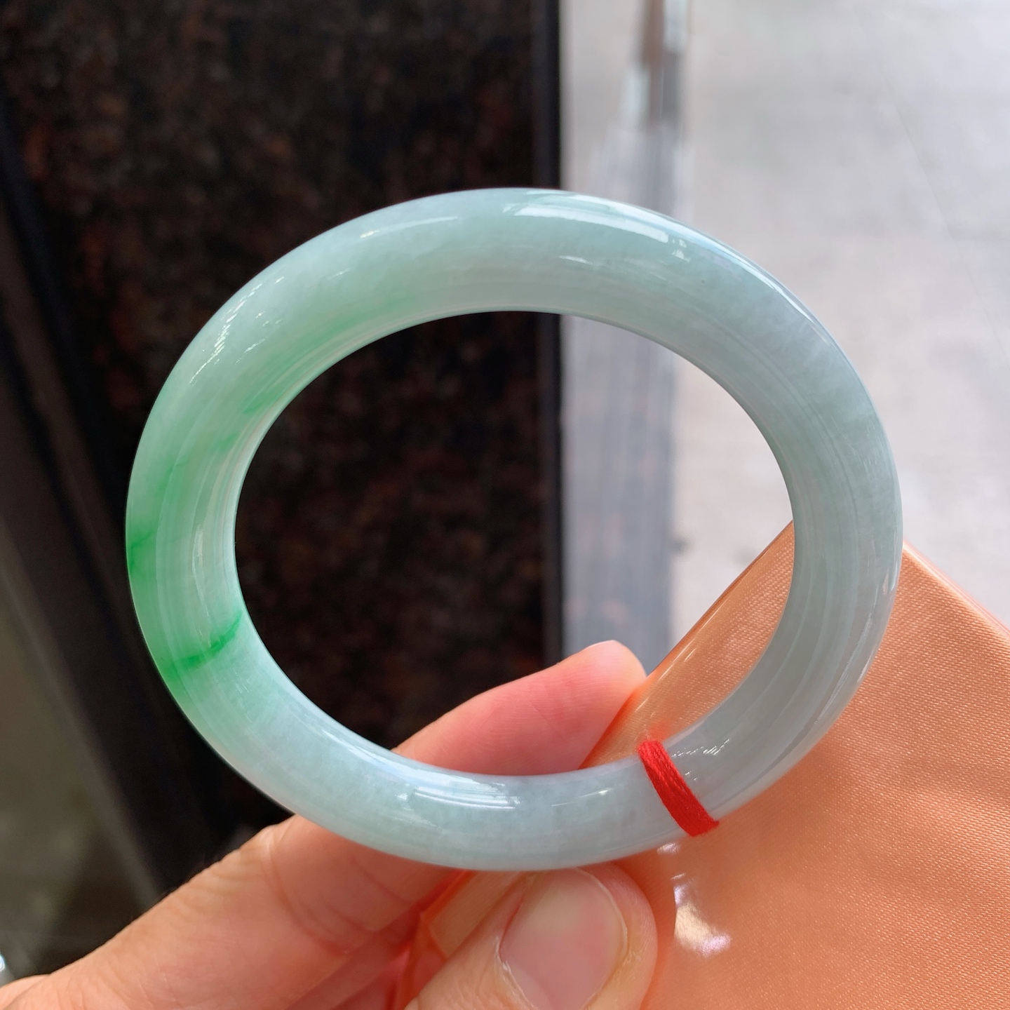 圆条飘绿 微细纹 尺寸：55.7/10.1 卖色啦