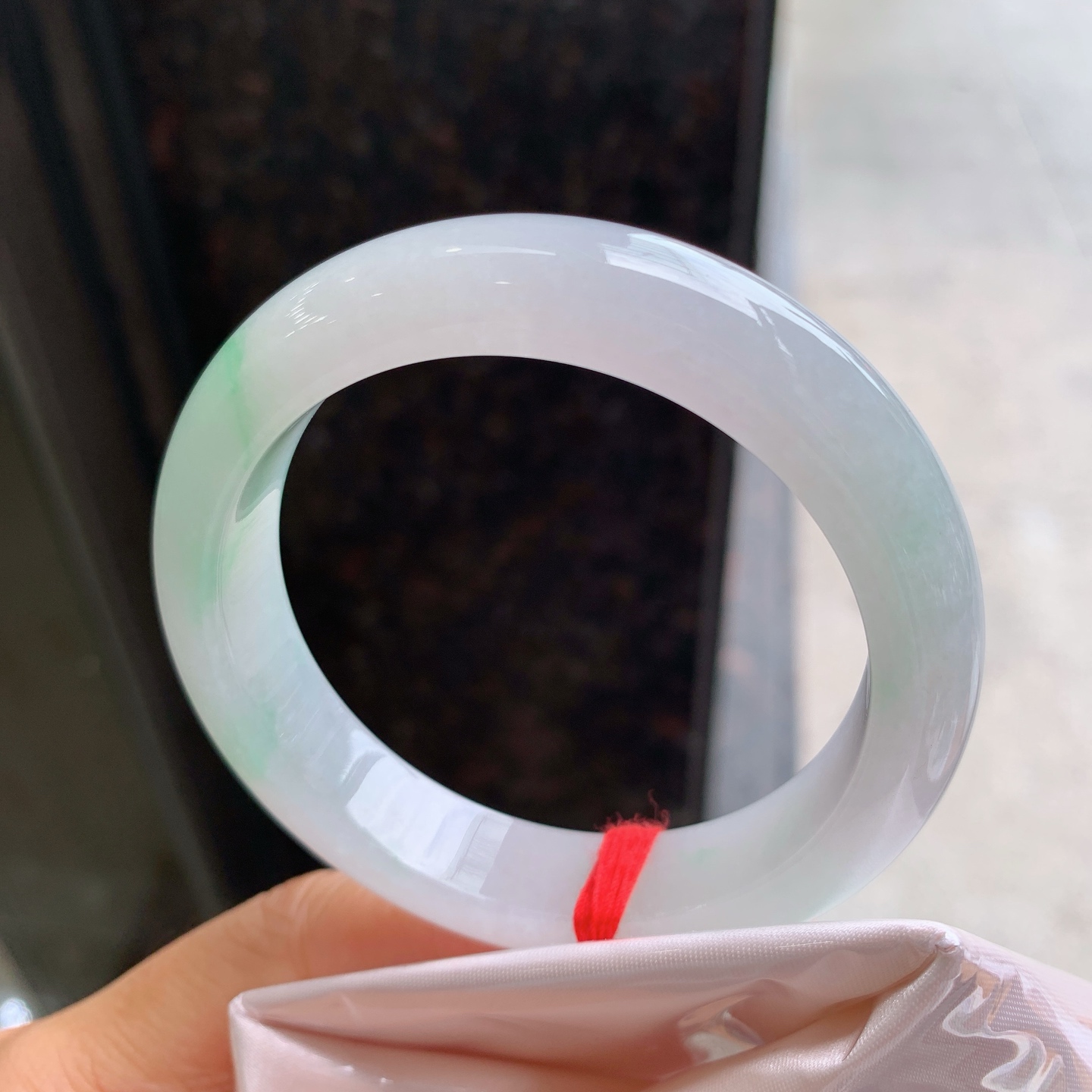 正圈飘绿 无裂 尺寸：55/12.8/9