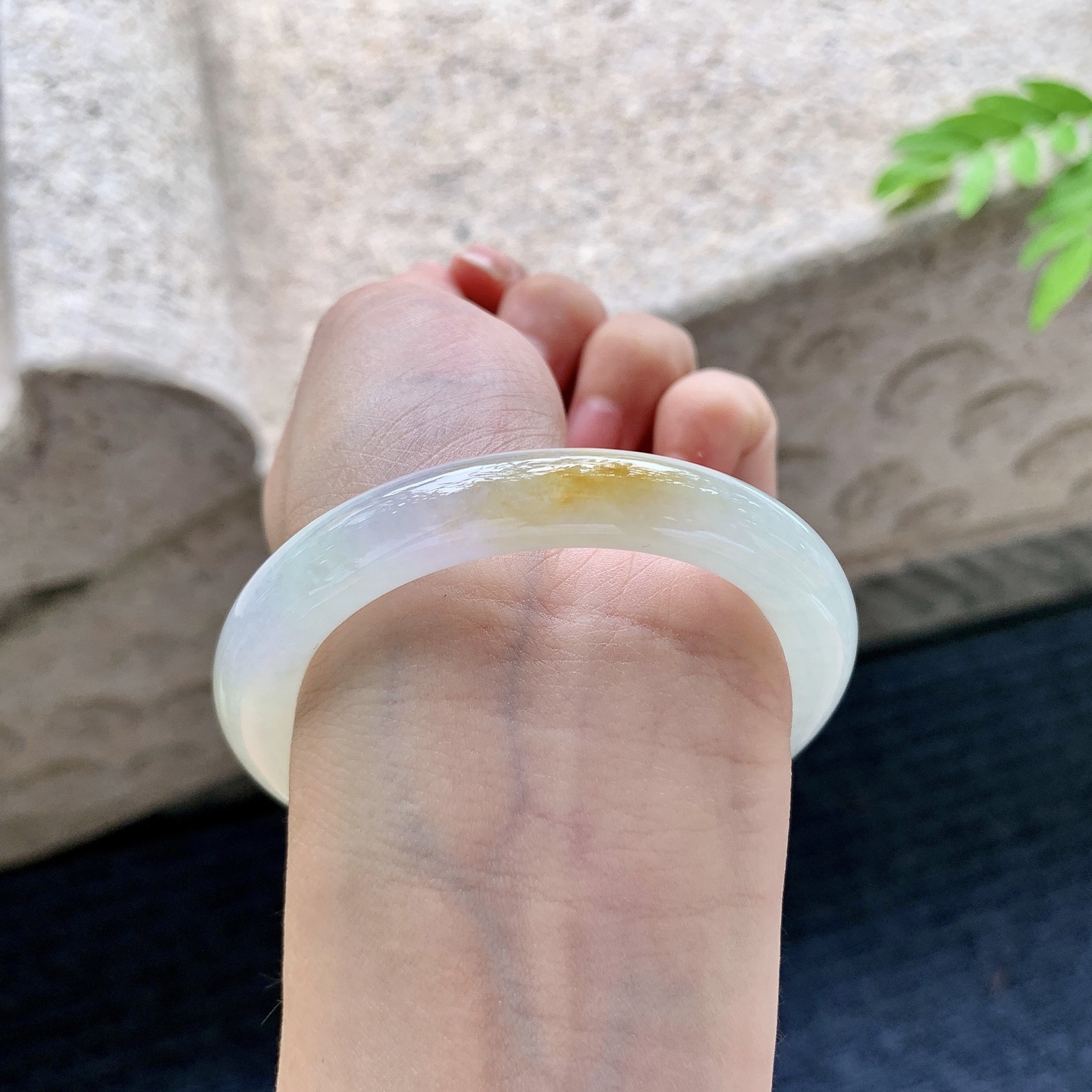 圆条51 52，圈口52.1/9.3/9，编码BA073012，冰糯黄翡，水润，种老，细腻，打灯有棉线
