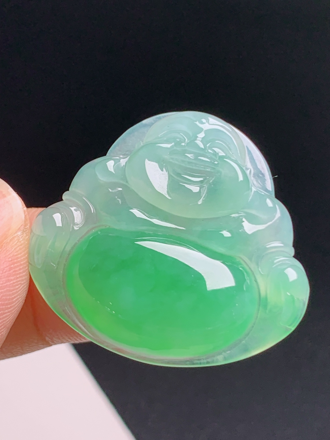 冰种绿佛公，冰润通透翠色明艳，肚圆饱满喜庆祥和，裸石29.7-31.7-6.2，110728