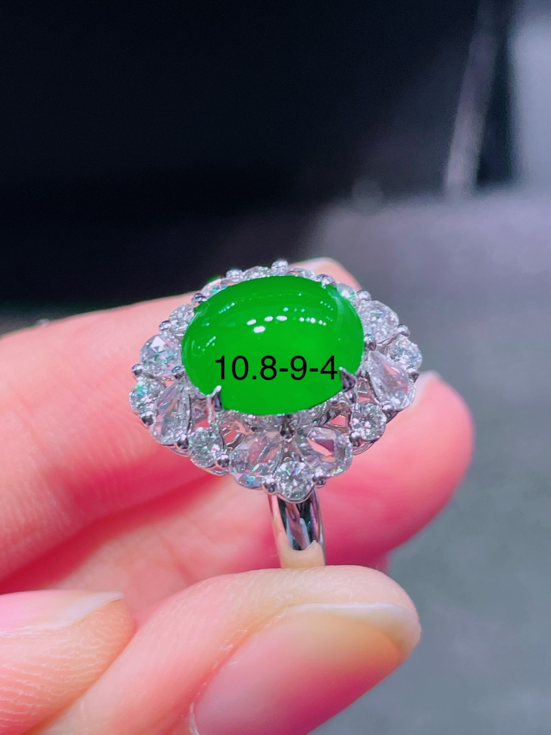 高冰绿蛋面戒指，晶莹剔透，新颖时尚，品相，10.8-9-4