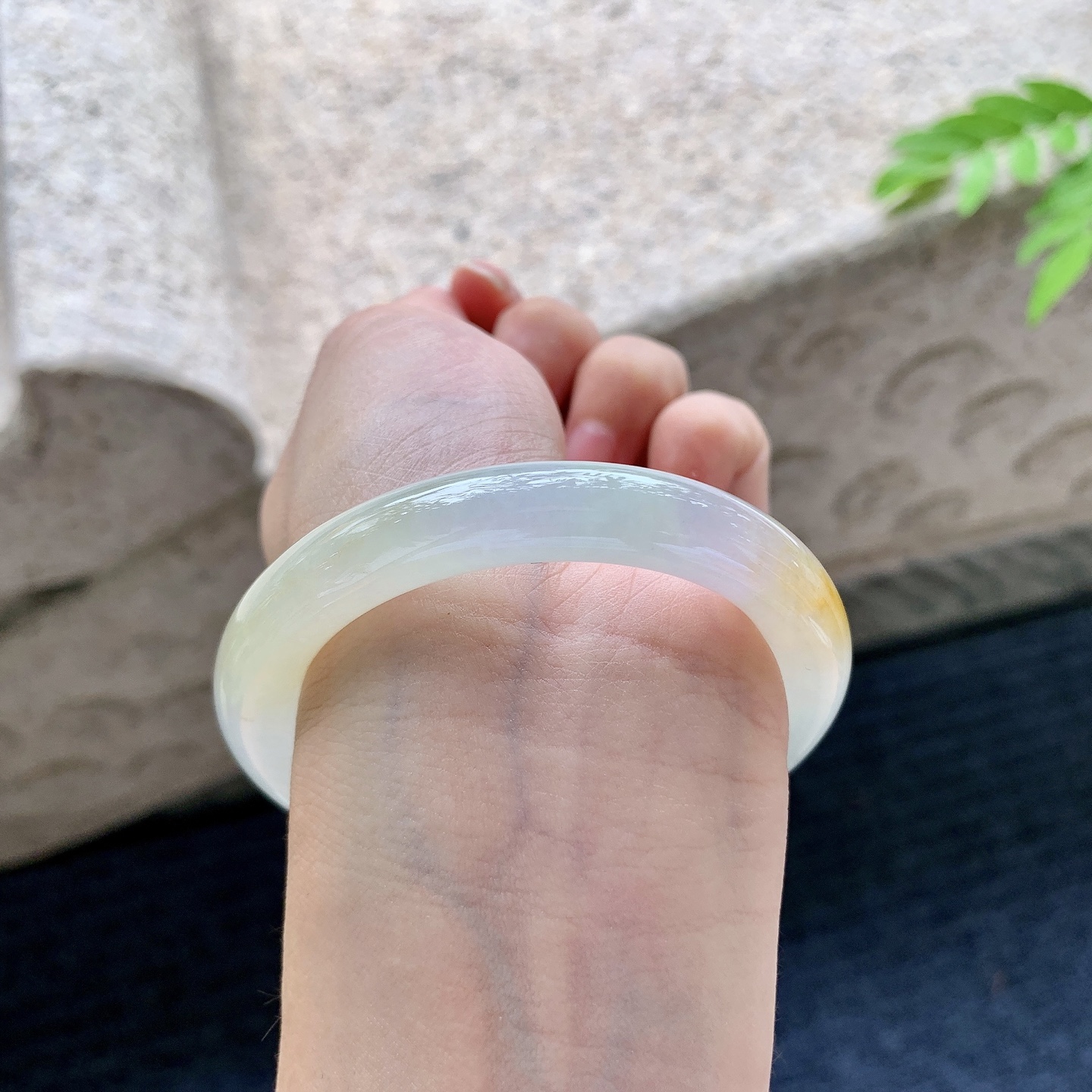 圆条51 52，圈口52.1/9.3/9，编码BA073012，冰糯黄翡，水润，种老，细腻，打灯有棉线