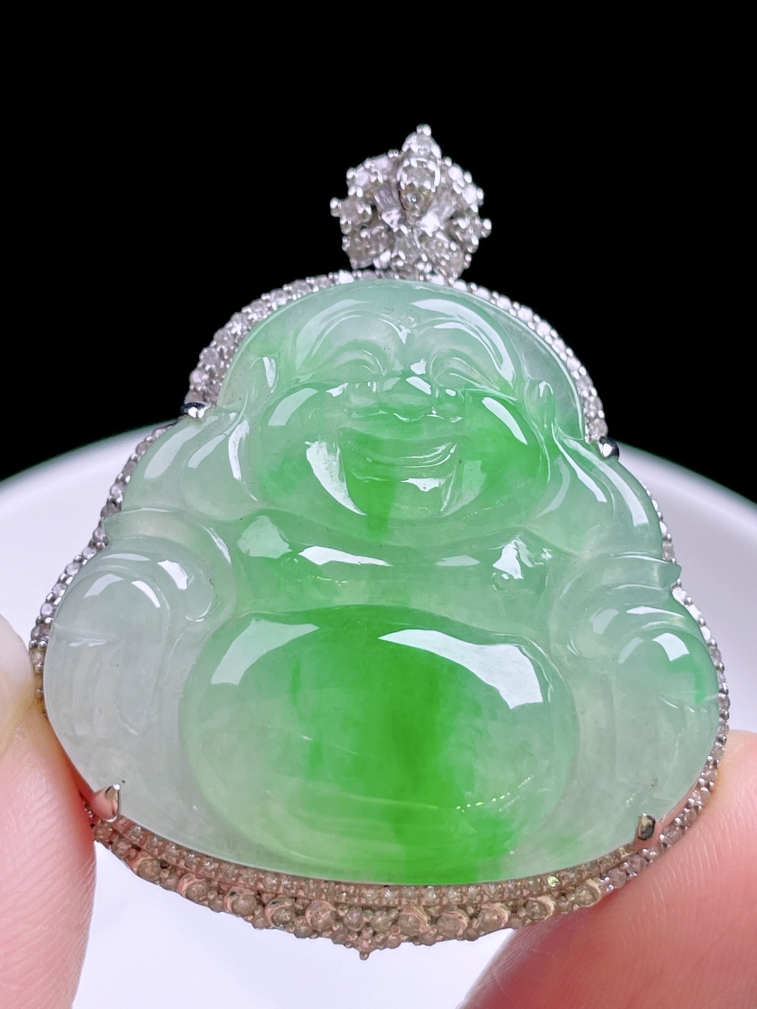 ️ 冰种绿花佛公 花色灵动，油润冰胶，18k金镶嵌 整体：42.5/35/10.3 裸石：32.4