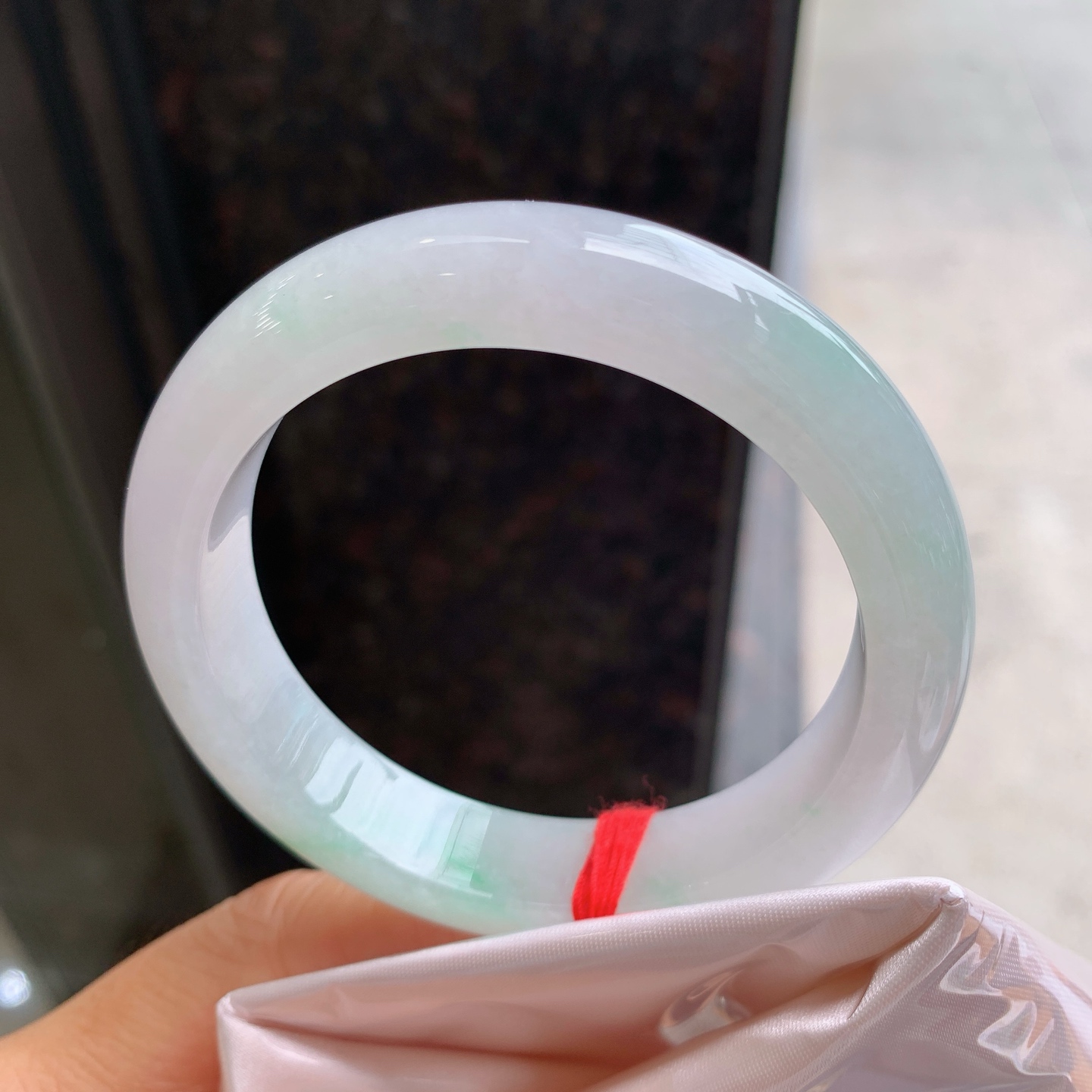 正圈飘绿 无裂 尺寸：55/12.8/9