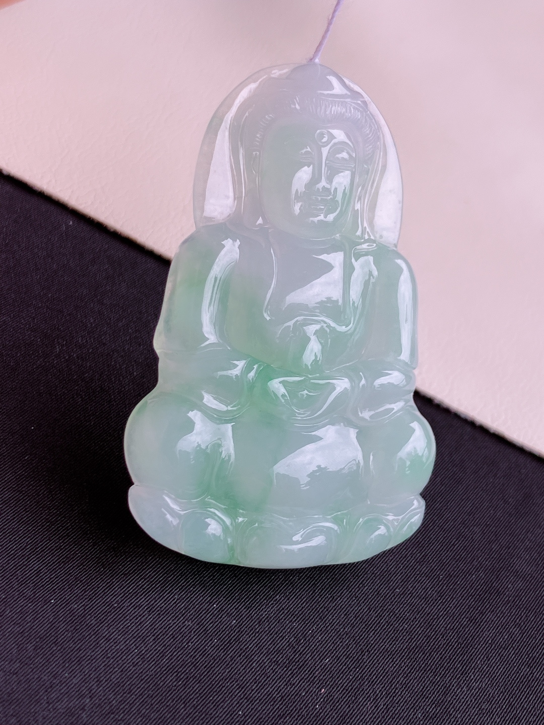 冰飘绿观音，晶莹剔透，面容慈祥，尺寸52/33.5/6.3/自然光实拍