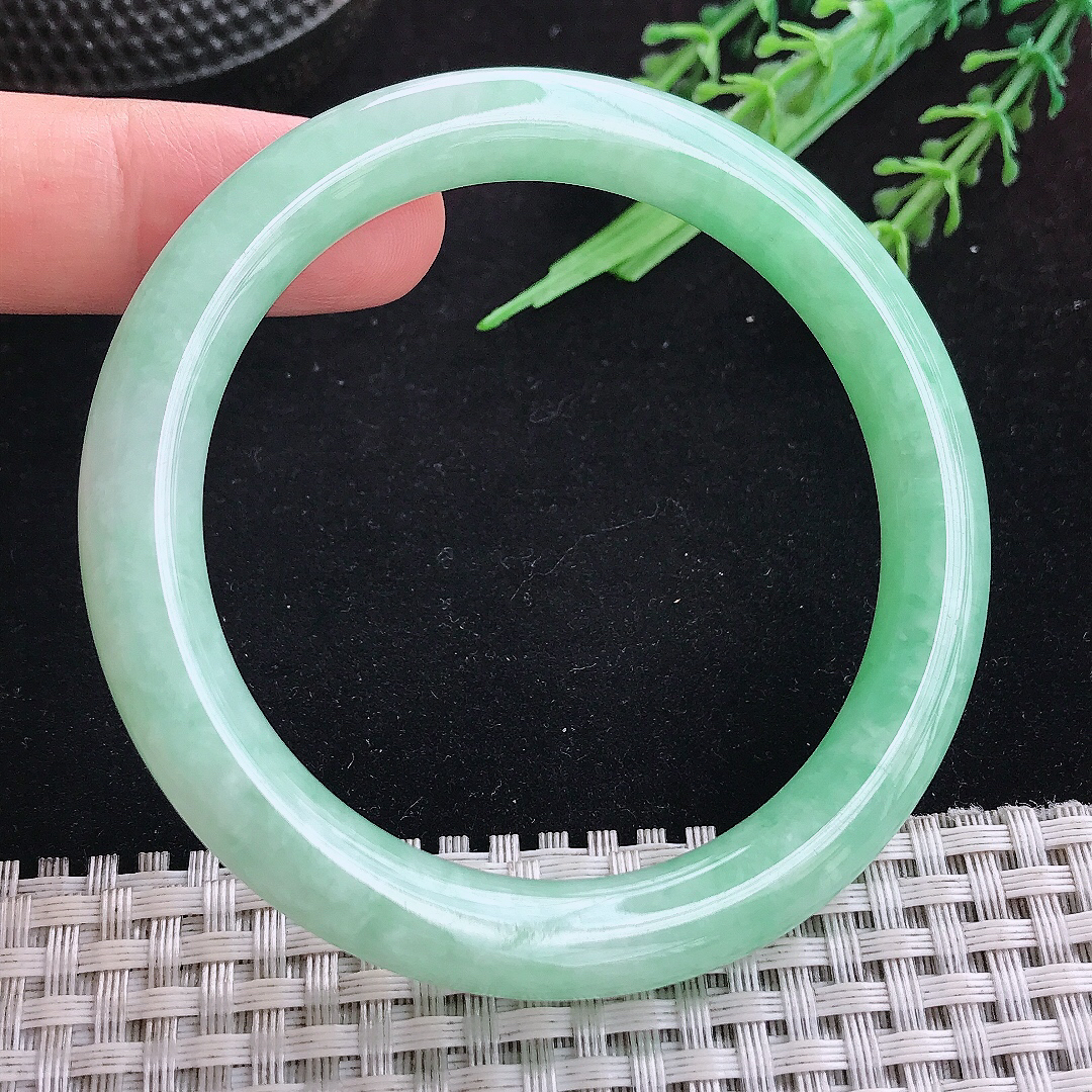 实拍A货翡翠55.8/8.8/9老坑精美苹果绿圆条手镯玉镯平安镯百搭