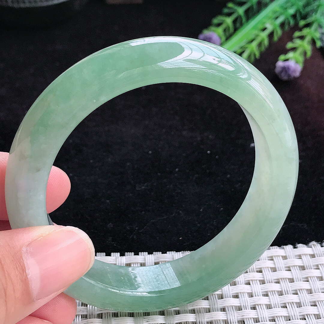 实拍A货翡翠56/13.4/8.9老坑冰润起胶满油绿手镯宽边玉镯平安镯百搭