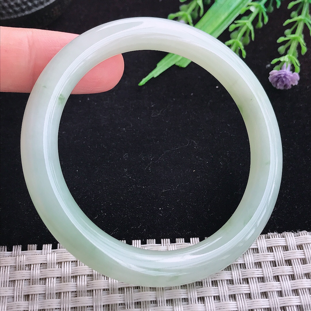 实拍A货翡翠55/8.5/9老坑冰润起胶晴绿圆条手镯宽边玉镯平安镯百搭