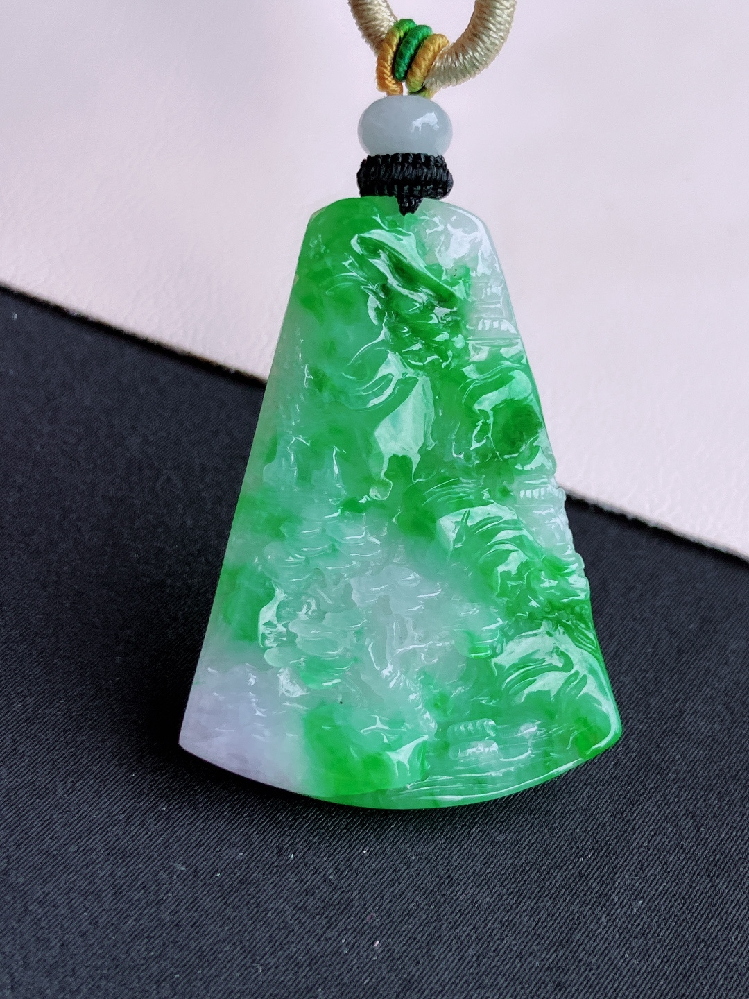 翠绿山水牌，意境美，尺寸42.8/30.6/5/自然光实拍
