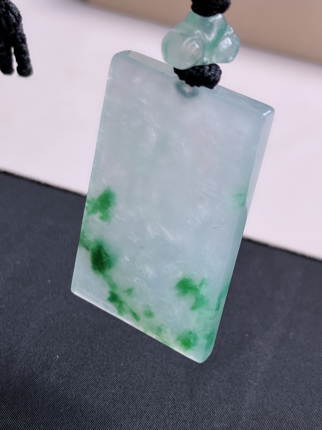冰飘绿花平安牌，意境美。尺寸46/27.6/4.6/自然光实拍