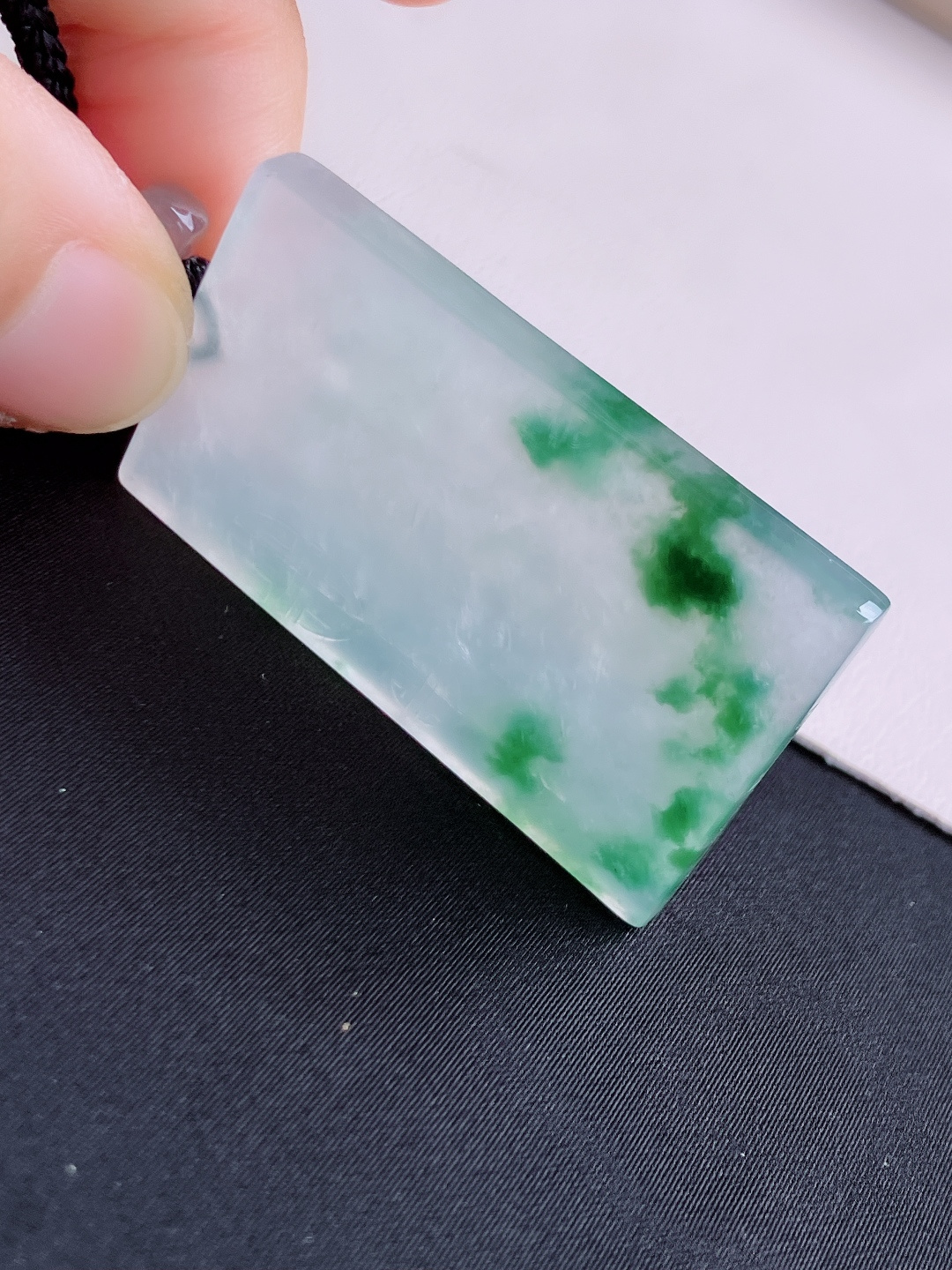 冰飘绿花平安牌，意境美。尺寸46/27.6/4.6/自然光实拍
