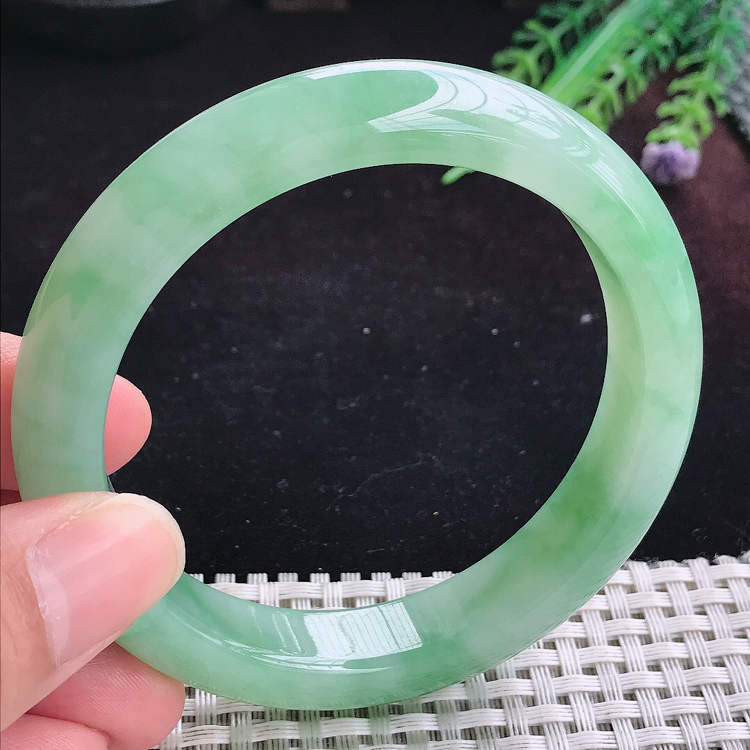 实拍A货翡翠60/12.7/9老坑冰润起胶满绿手镯宽边玉镯平安镯百搭