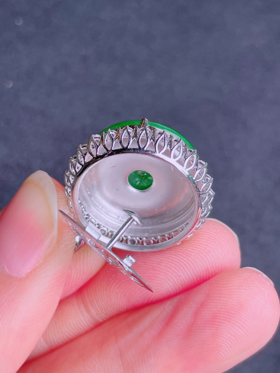 ️高冰绿平安扣吊坠，晶莹剔透，新颖时尚，品相，19-3