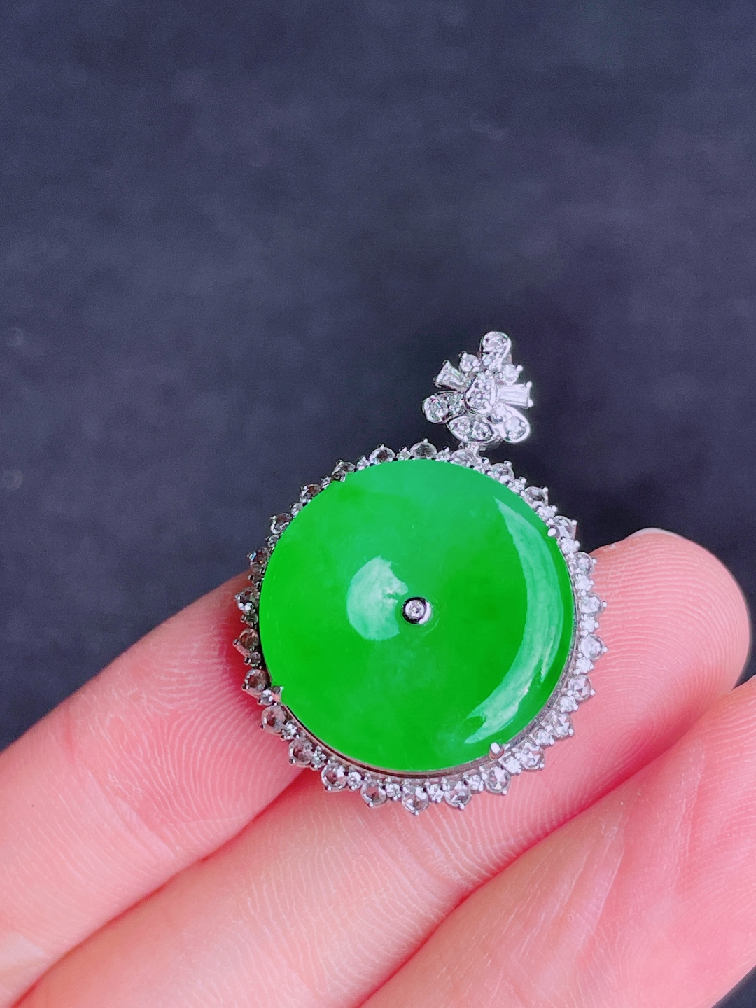 ️高冰绿平安扣吊坠，晶莹剔透，新颖时尚，品相，19-3