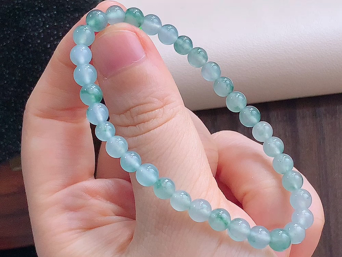 ️ 冰飘花手串，度高，尺寸取一5.5mm，包A附证书
