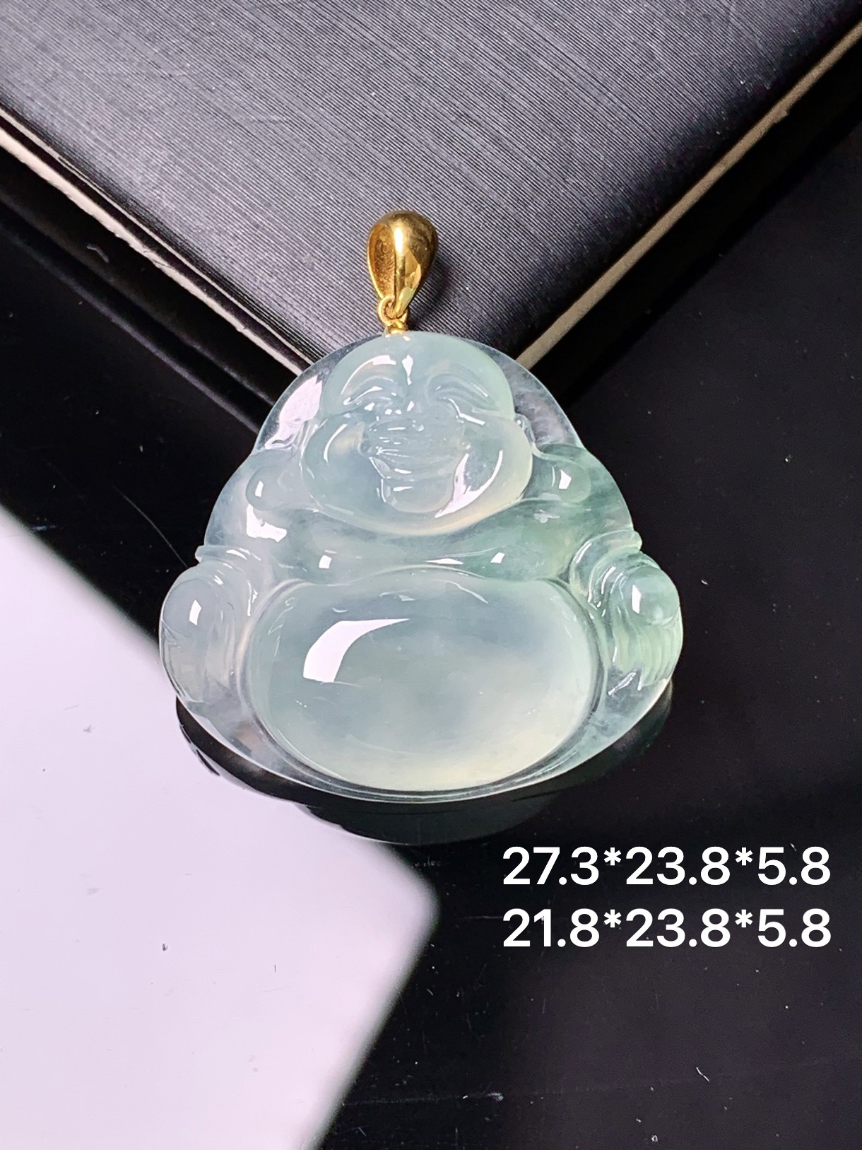 18k金镶嵌冰种佛公吊坠 玉质细腻 色泽艳丽清新 水润亮眼 整体尺寸27.3*23.8*5.8 d1