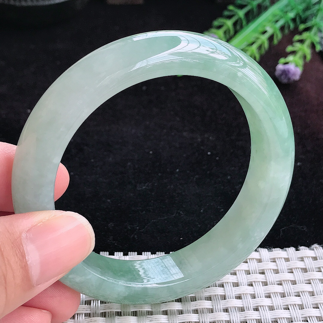 实拍A货翡翠56/13.4/8.9老坑冰润起胶满油绿手镯宽边玉镯平安镯百搭