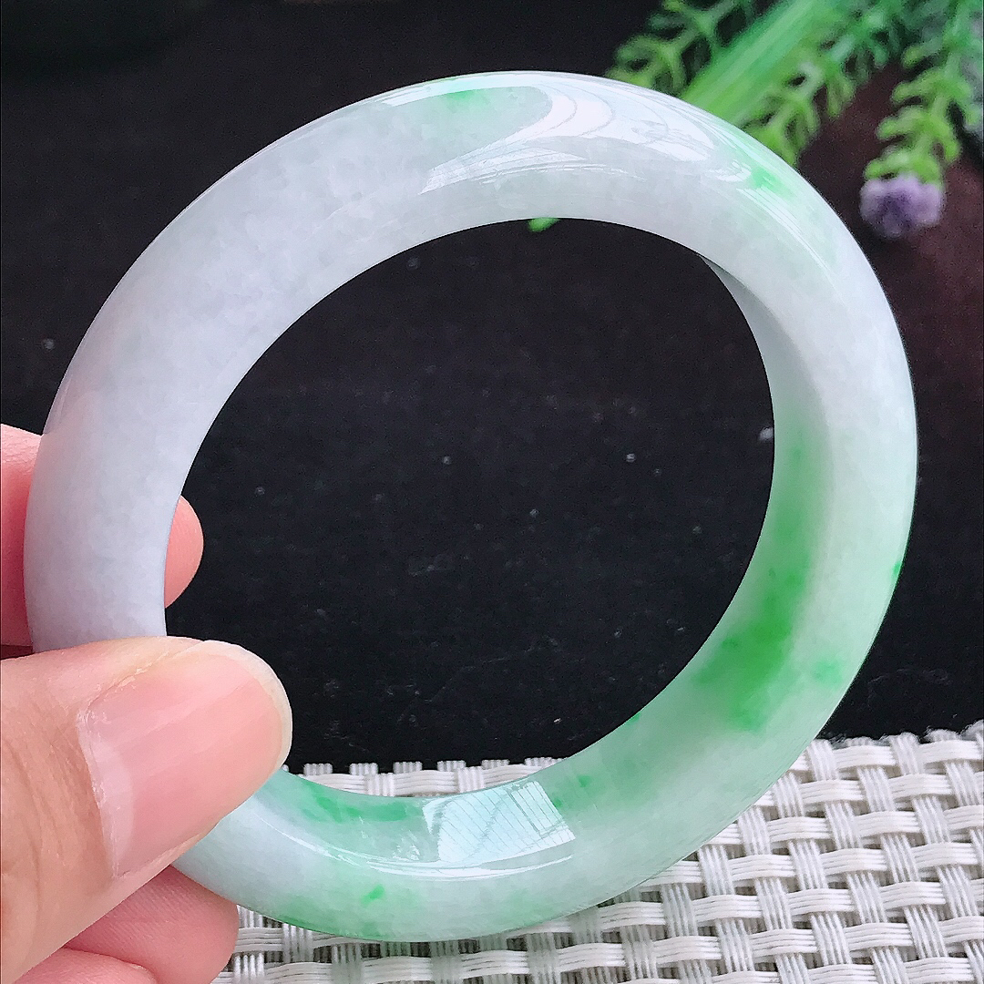 实拍A货翡翠54.5/12.8/9.7老坑精美飘阳绿手镯宽边玉镯平安镯百搭