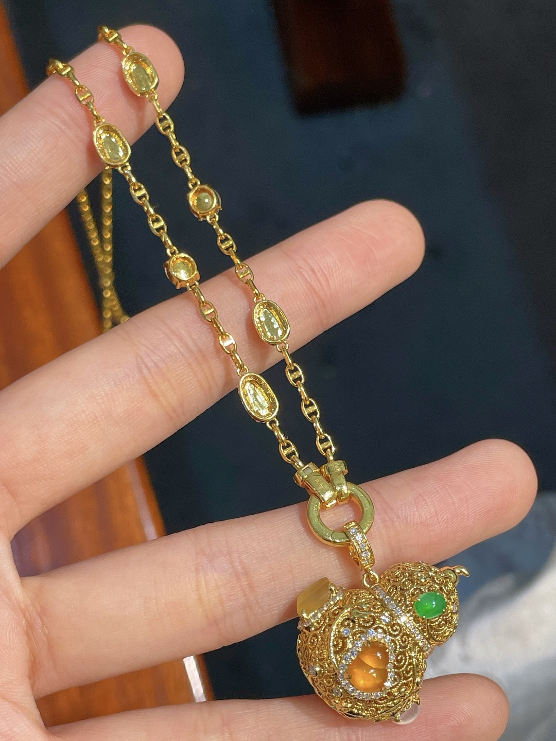 阳绿葫芦套链，18k金镶嵌，强烈推荐，8.8-5.4-2.6