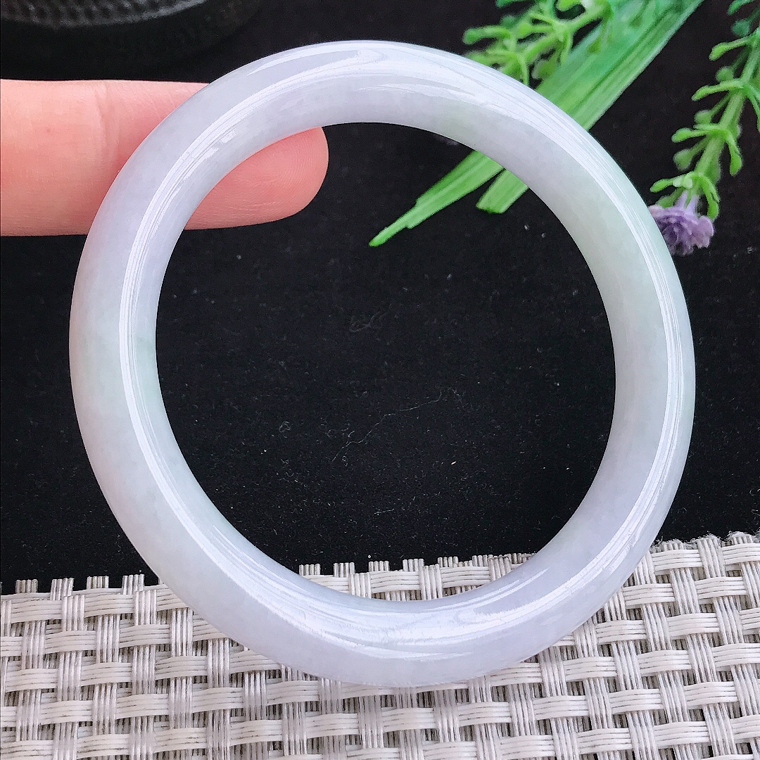 实拍A货翡翠54.5/9.4/9.3老坑秀气冰润圆条手镯玉镯平安镯百搭